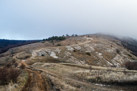 小山在一月份克里米亚 乌克兰 北部 Demerdzhi