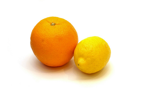 橙子和柠檬上白色隔离