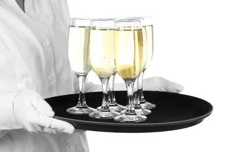 女服务员举行戴着眼镜的香槟，孤立在白色的纸盒