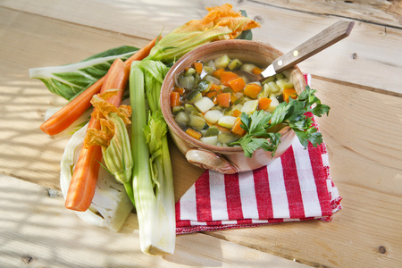 混合蔬菜炖煮的食物