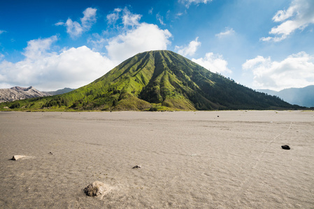 山巴督中溴腾格里 semeru 国家公园