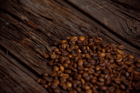 caf en granos de caf grunge fondo de madera fresca sobre mader