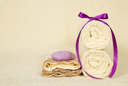 毛巾，用磁带和肥皂毛巾布上的装饰一套