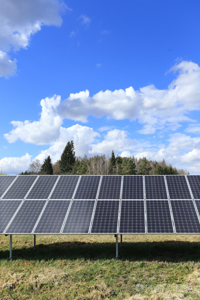 太阳能发电站在性质上的详细信息照片-正版商用图片1dbbvc-摄图新视界