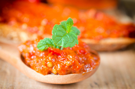 ajvar 勺