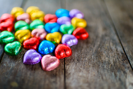 七彩心形巧克力的情人节照片