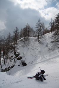 滑雪坡粉红色的山