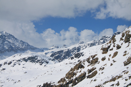 冬季景观粉红色的山