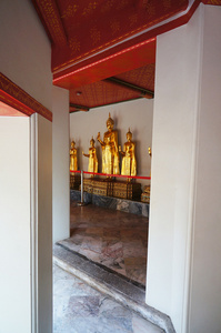 在 wat pho bagkok 泰国金佛