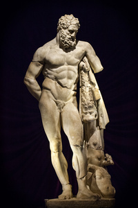 古代雕像的脸和身体