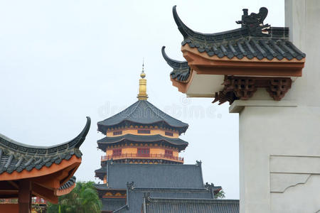 寺庙屋檐图片-寺庙屋檐素材-寺庙屋檐插画-摄图新视界