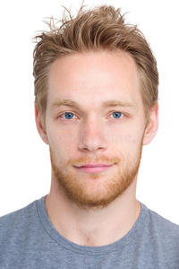 白人男子头球照片