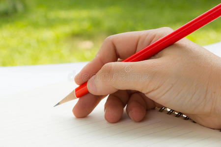 铅笔写字图片