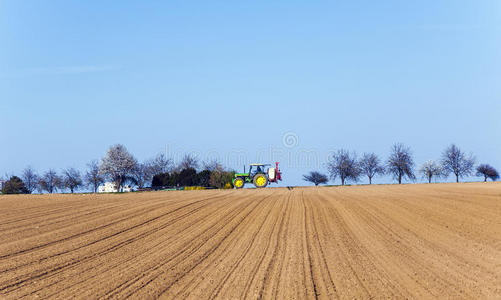一亩地新开垦的一亩地照片