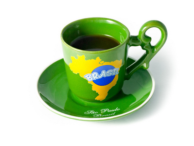 在白色背景上孤立的巴西咖啡杯子