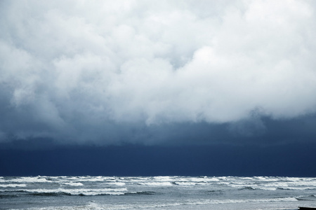 风雨如磐海