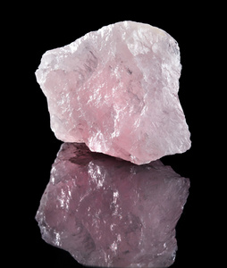 精神石英天然玫瑰石英晶体照片