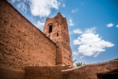 ait 本 haddou