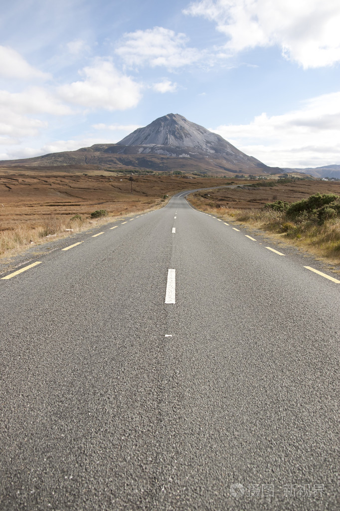 艾格山区柏油碎石路