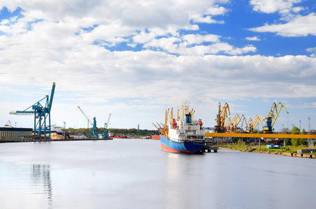 货运港口。文茨皮尔斯 拉脱维亚