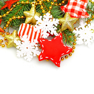圣诞背景与绿色冷杉 红星 黄金饰品