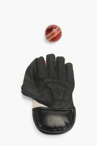  背篓球和保持 wicket 手套