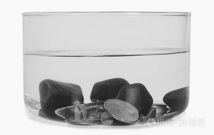 石头沉在一碗水