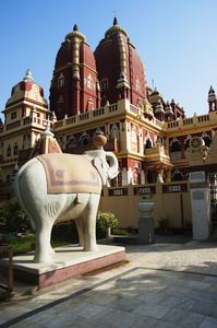 拉克希米  纳拉扬寺外的大象雕像
