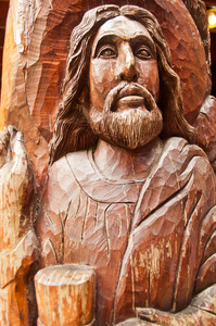 老木耶稣雕塑图片