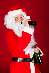 圣诞老人喝啤酒