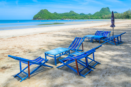 在泰国海滩上的床