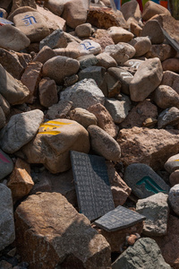 藏传佛干湖一个著名的藏传佛教寺庙土墩---鄂博苗寺照片