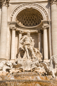 海王星在意大利罗马的特莱维喷泉雕塑