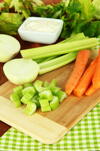 上表特写蔬菜新鲜绿色芹菜图片