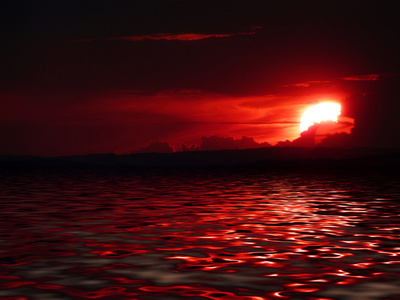 红色夕阳图片