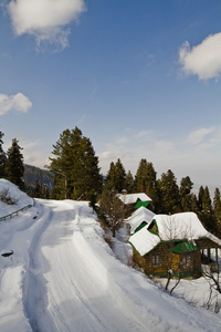 冰雪覆盖的旅游胜地，克什米尔