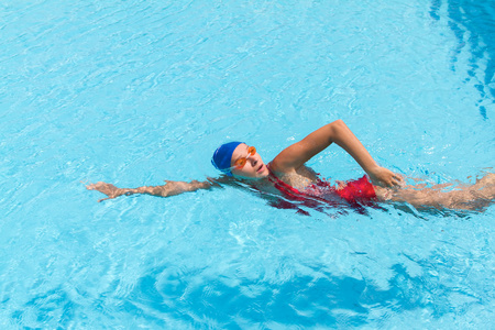 自由泳运动员图片