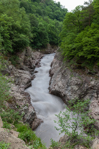 白水河花岗岩峡谷，共和国的 adygea，污染