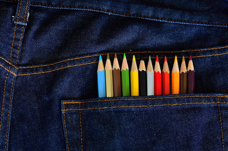 各种彩色铅笔