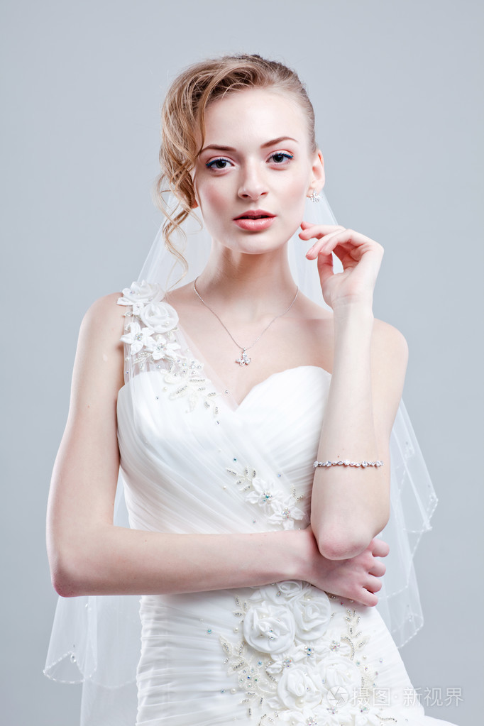 新娘的肖像婚纱礼服工作室拍摄