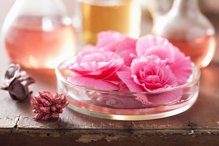 芳香疗法和粉色的花与炼金术图片