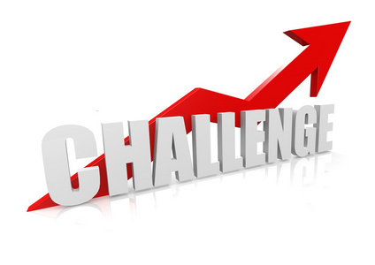 挑战与向上的红箭头照片