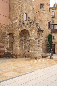 在巴里 gotic 哥特区 的罗马拱。西班牙巴塞罗那