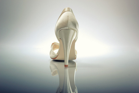 优雅的新娘白鞋