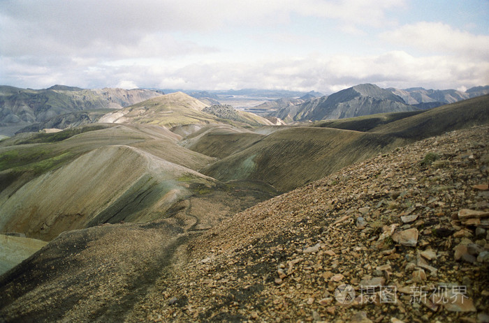 崎岖不平的山地景观