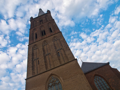 中世纪的教堂塔楼