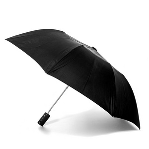 在白色的黑色雨伞
