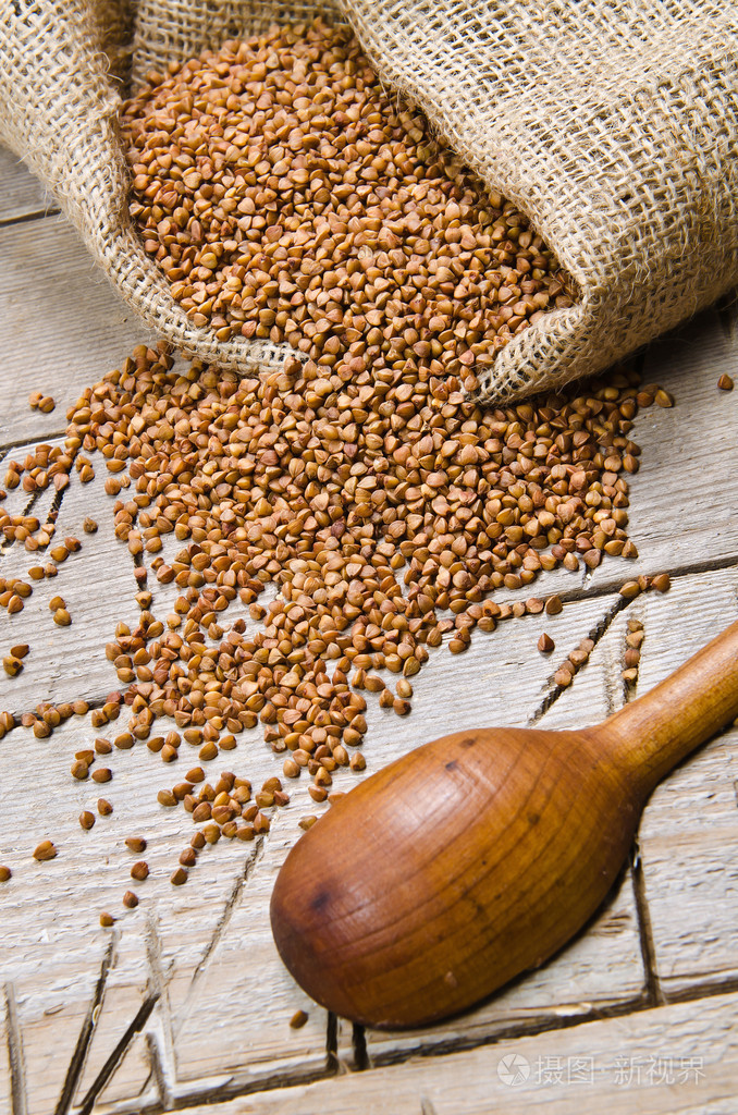 荞麦去壳和木勺