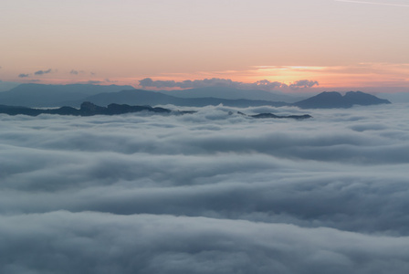 雾和山