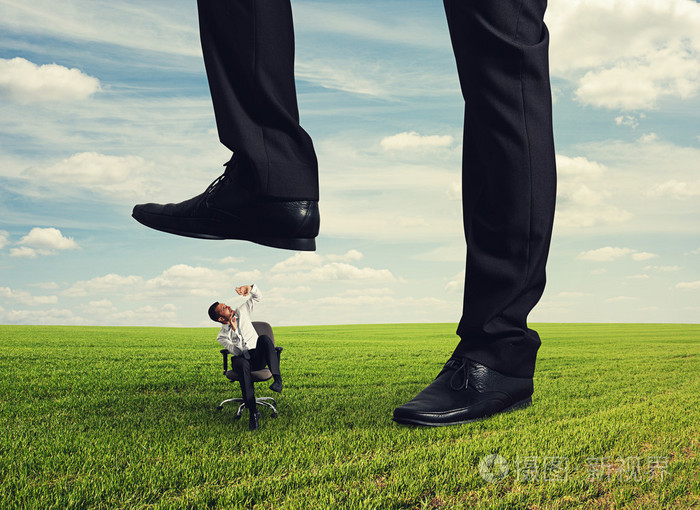 践踏坏员工的老板